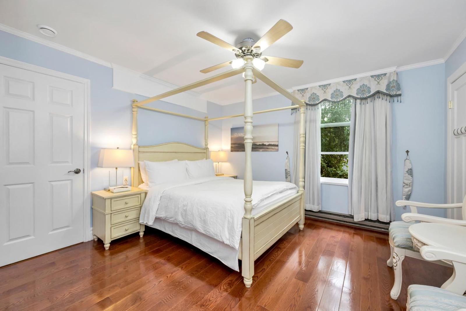 Lipton Place By Elegant Waterfront